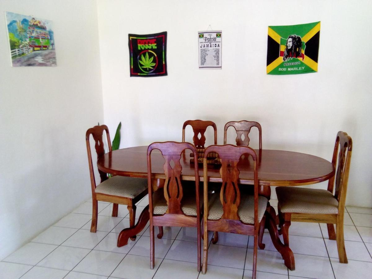 Porty Hostel ポート・アントニオ エクステリア 写真