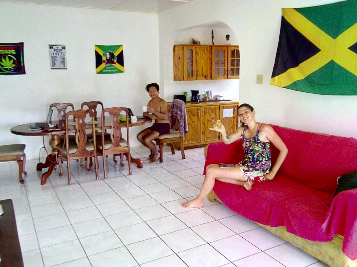 Porty Hostel ポート・アントニオ エクステリア 写真