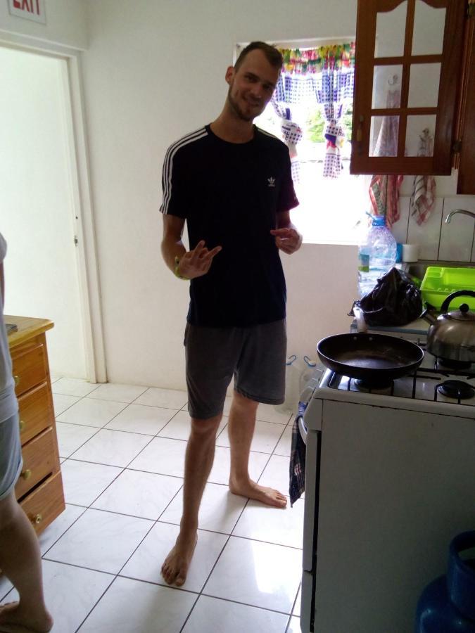 Porty Hostel ポート・アントニオ エクステリア 写真